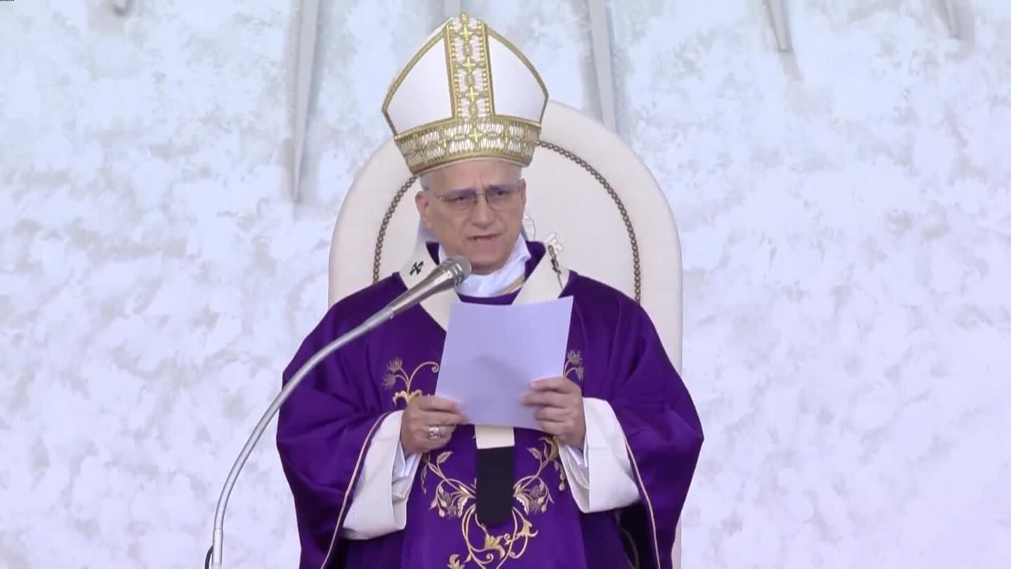 بالصور - تصميم لبناني يرافق البابا في وداعه: ماجد بو طانوس يوقّع اللحظة الأخيرة للزيارة التاريخية