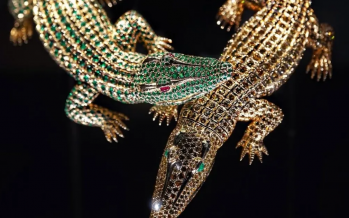 قلادة التمساح من كارتييه: قطعة فنية استثنائية سحرت قلوب النجمات قلادة التمساح من كارتييه: قطعة فنية استثنائية سحرت قلوب النجمات