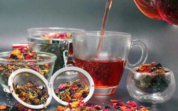 غلي الأعشاب أم نقعها؟ تعرفوا على الطريقة الصحيحة لكل نوع