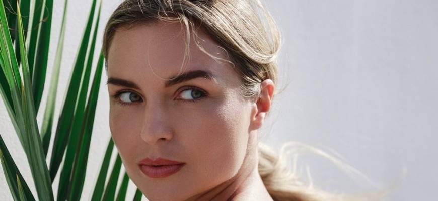 ليست العيون فحسب..  أربع ملامح يقرؤها الناس في وجهكِ فوراً