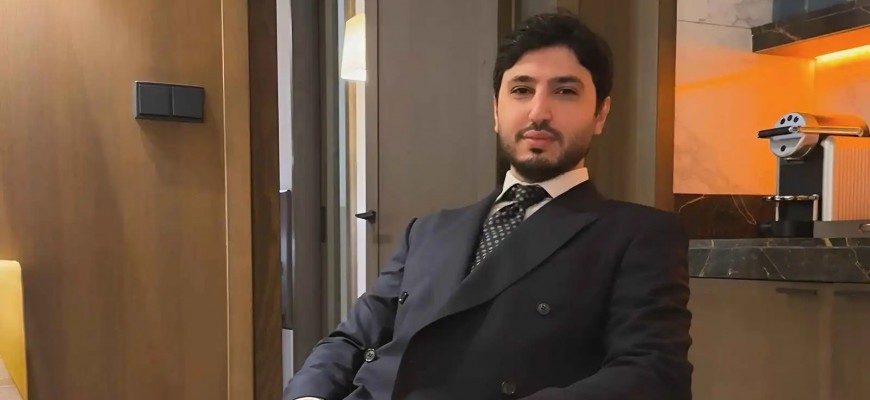 محمد فضل شاكر يكشف حقيقة الفيديو والصور المتداولة لوالده
