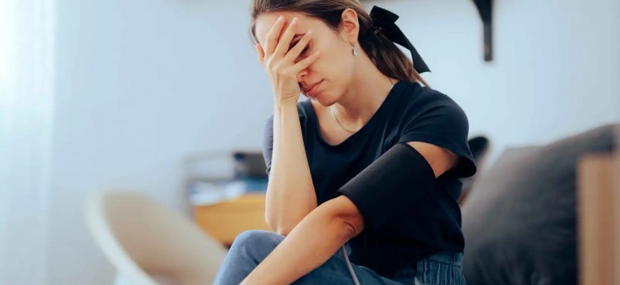 ارتفاع ضغط الدم الهرموني: كيف تؤثر اضطرابات الهرمونات على ضغط الدم؟