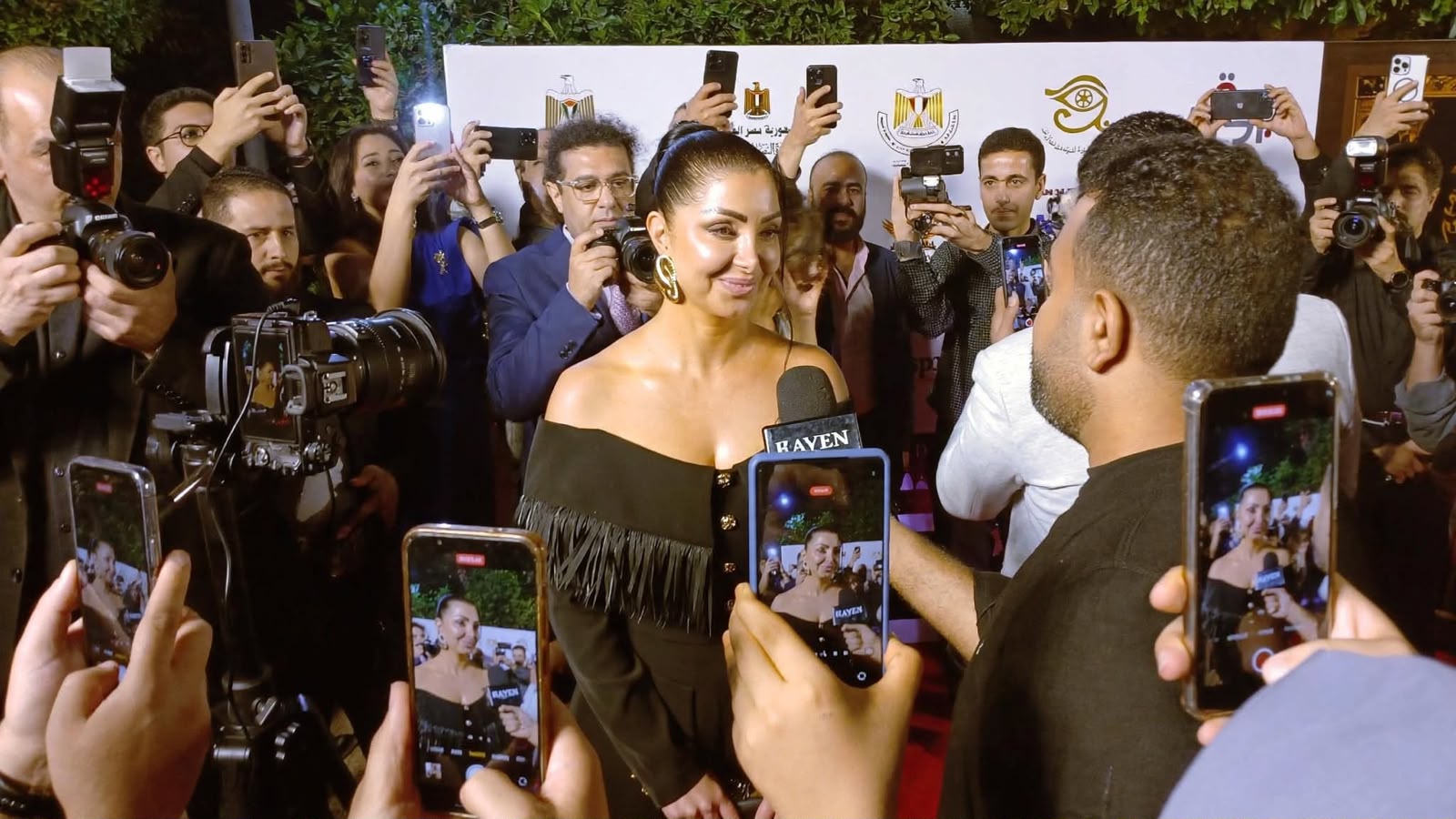 كلوديا حنا تخطف الأنظار في مهرجان بردية السينمائي.. إطلالة أنيقة وترحاب لافت بعضويتها بلجنة التحكيم